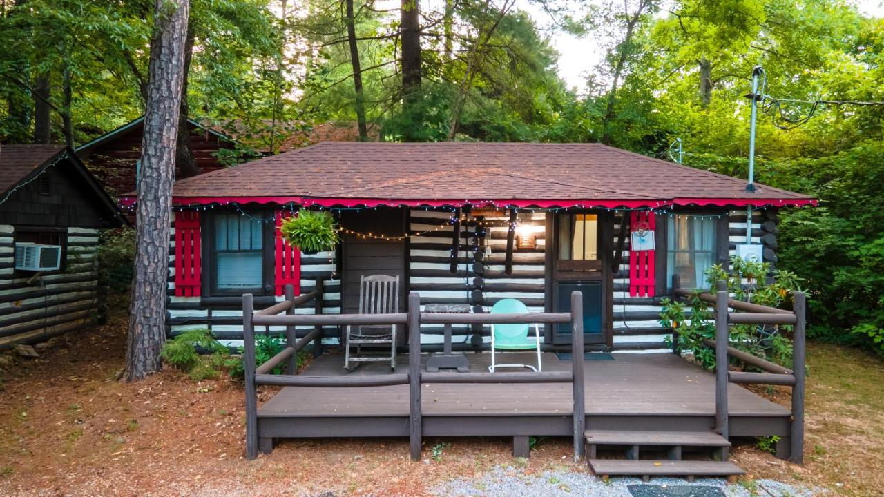 Log Cabin Motor Court Asheville Exterior photo