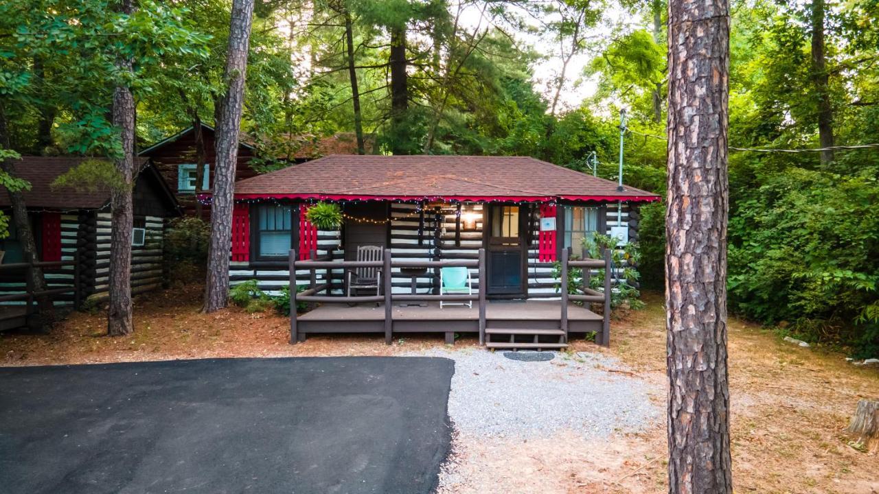 Log Cabin Motor Court Asheville Exterior photo